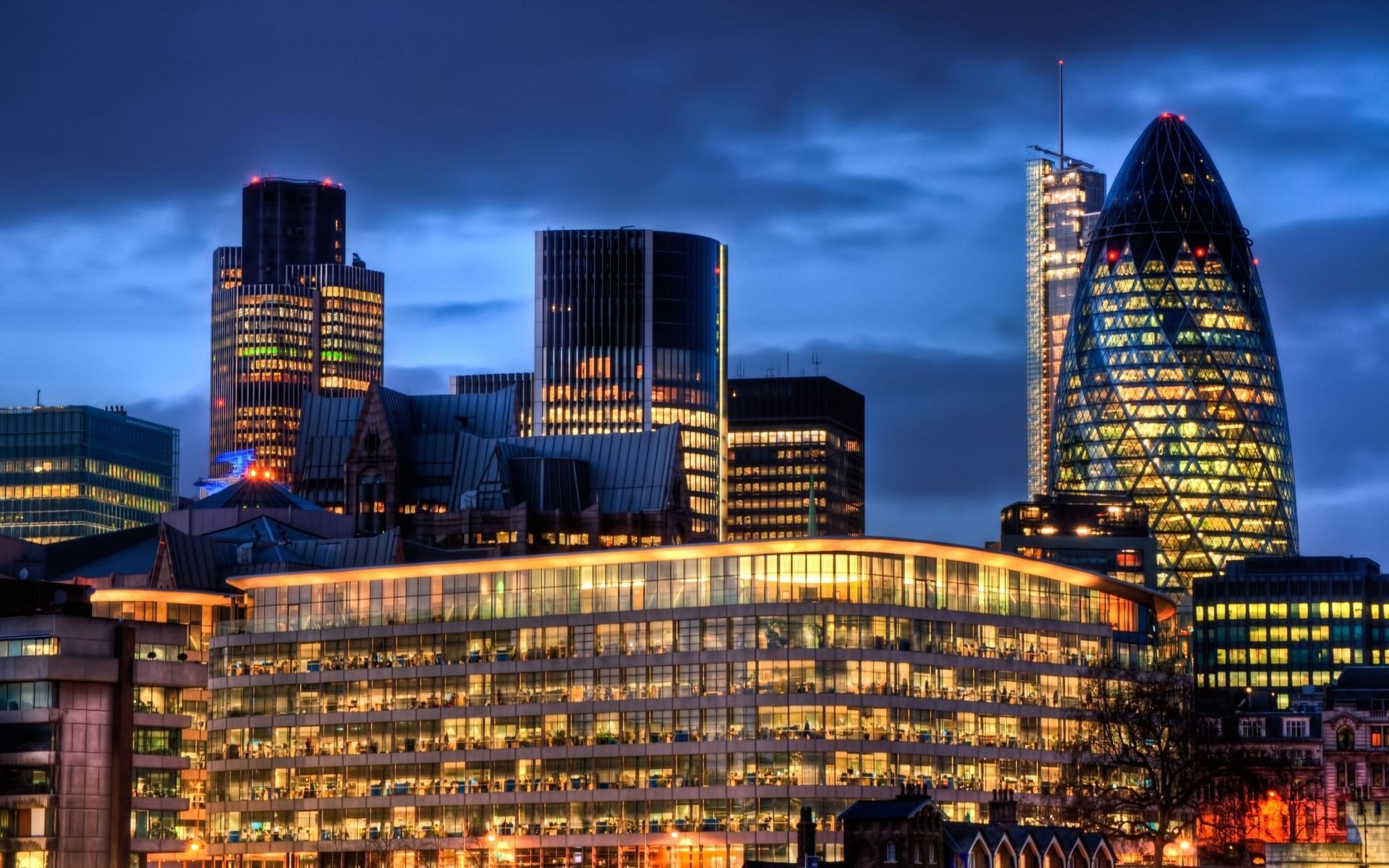 Building In London At Night - HD Wallpaper 
