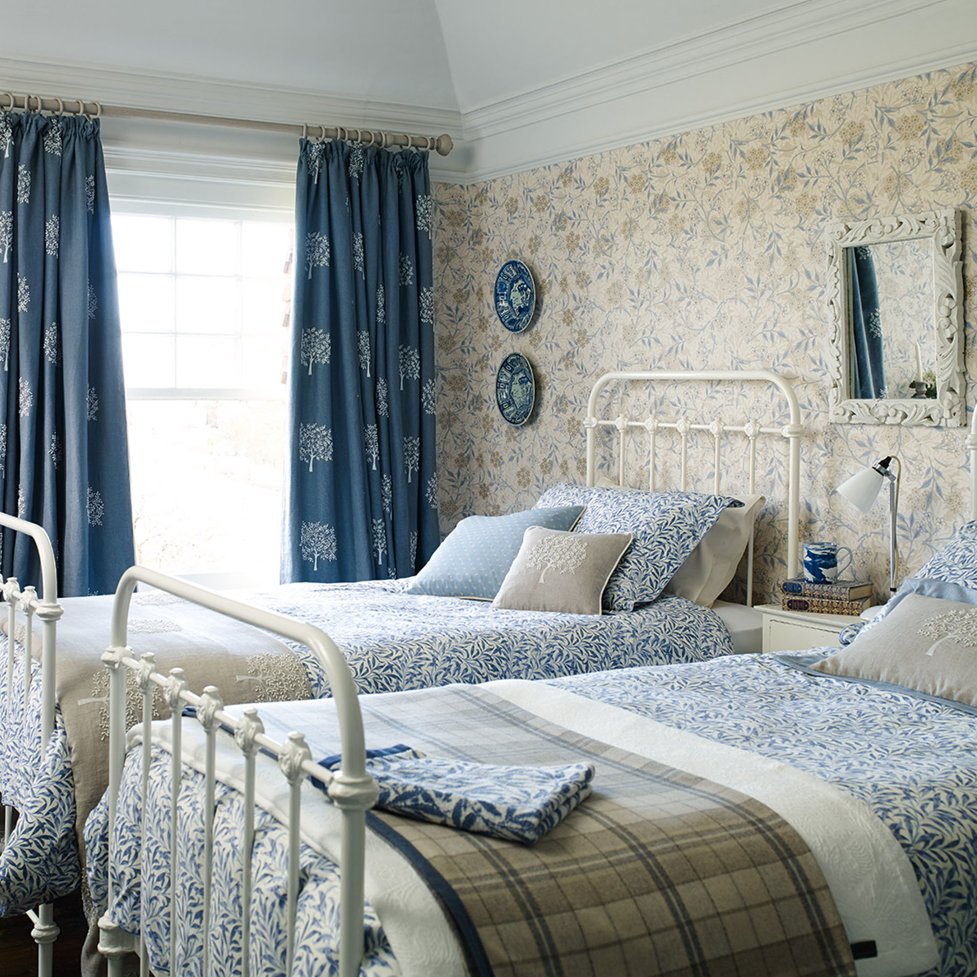 William Morris Jasmine Silver - HD Wallpaper 