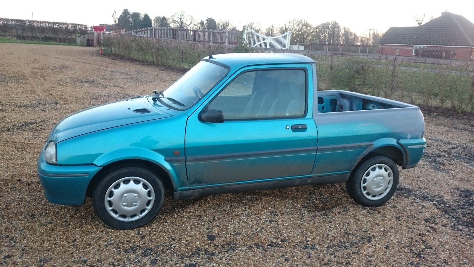 Small Pick Up Truck Uk - HD Wallpaper 