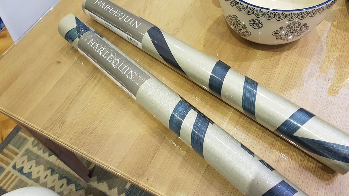 We Had Two Rolls Left Of Which Neither Have Been Used - Blue And White Porcelain - HD Wallpaper 
