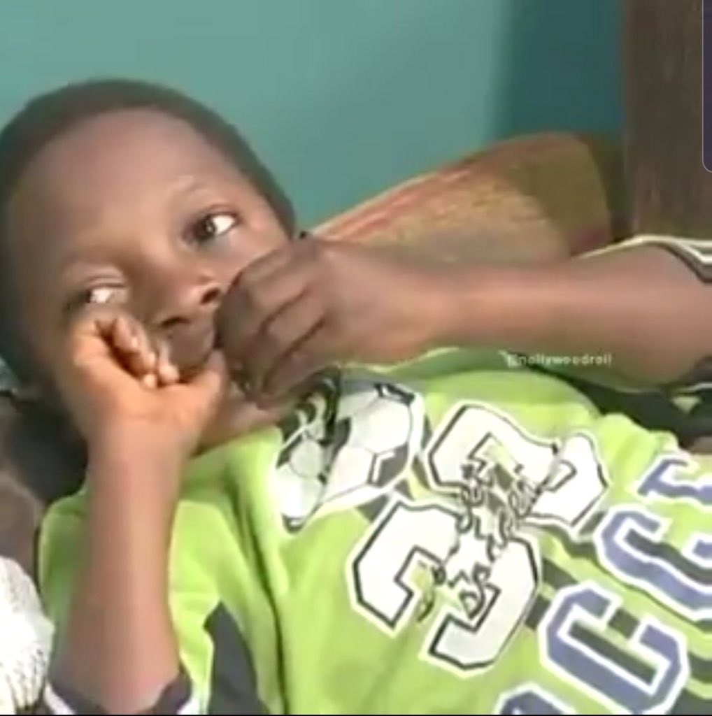 شكلي وانا انتظر الراتب - HD Wallpaper 