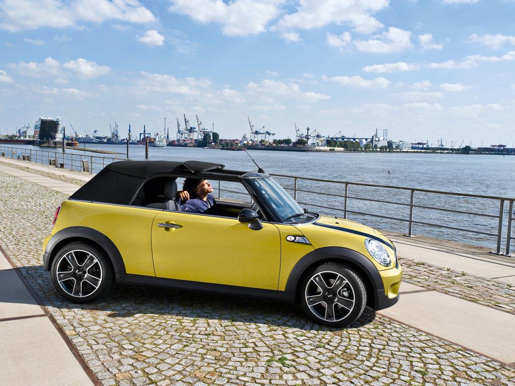 Mini Cooper S 2009 Cabriolet - HD Wallpaper 
