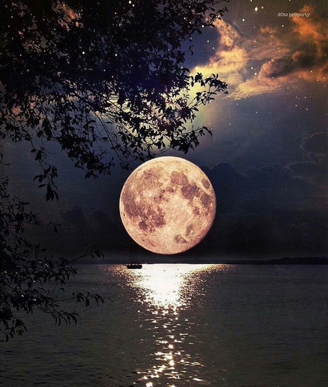 Beautiful Moon - HD Wallpaper 