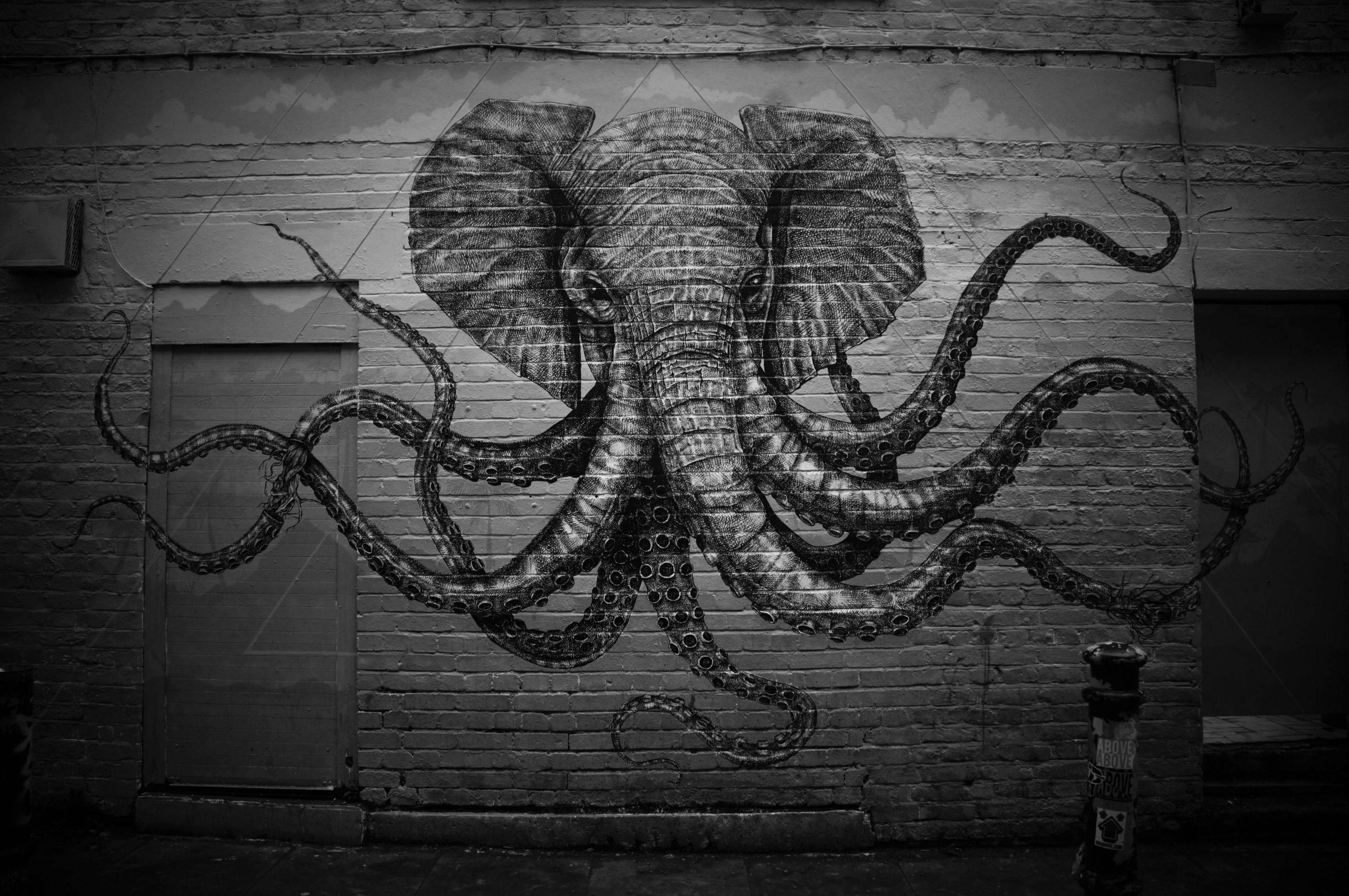 Wallpaper - Cthulhu Elephant - HD Wallpaper 