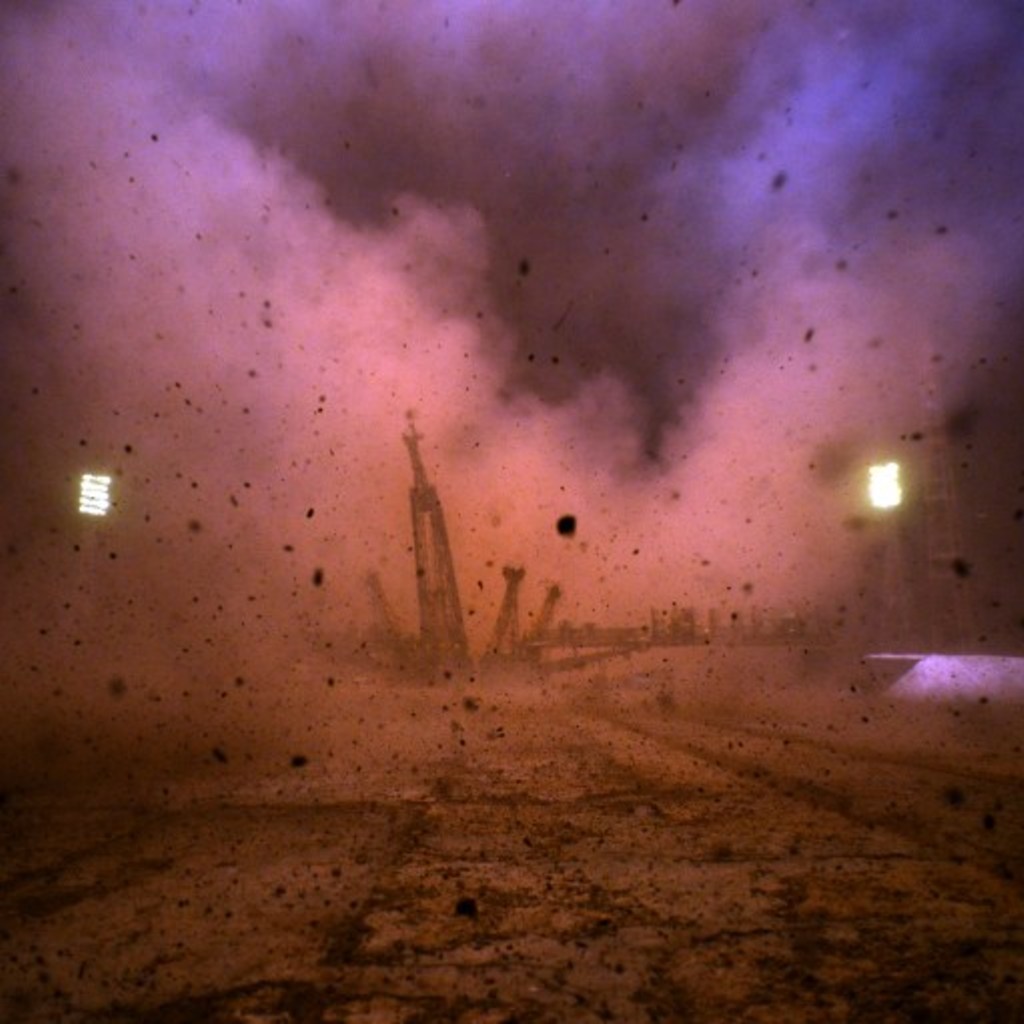 Baikonur Launchpad During Soyuz Liftoff Yesterday Wallpaper Darkness 1024x1024 Wallpaper