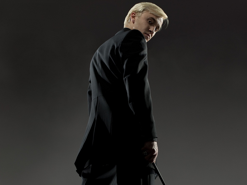 Draco Malfoy Wallpaper - Draco Malfoy Promotional - HD Wallpaper 