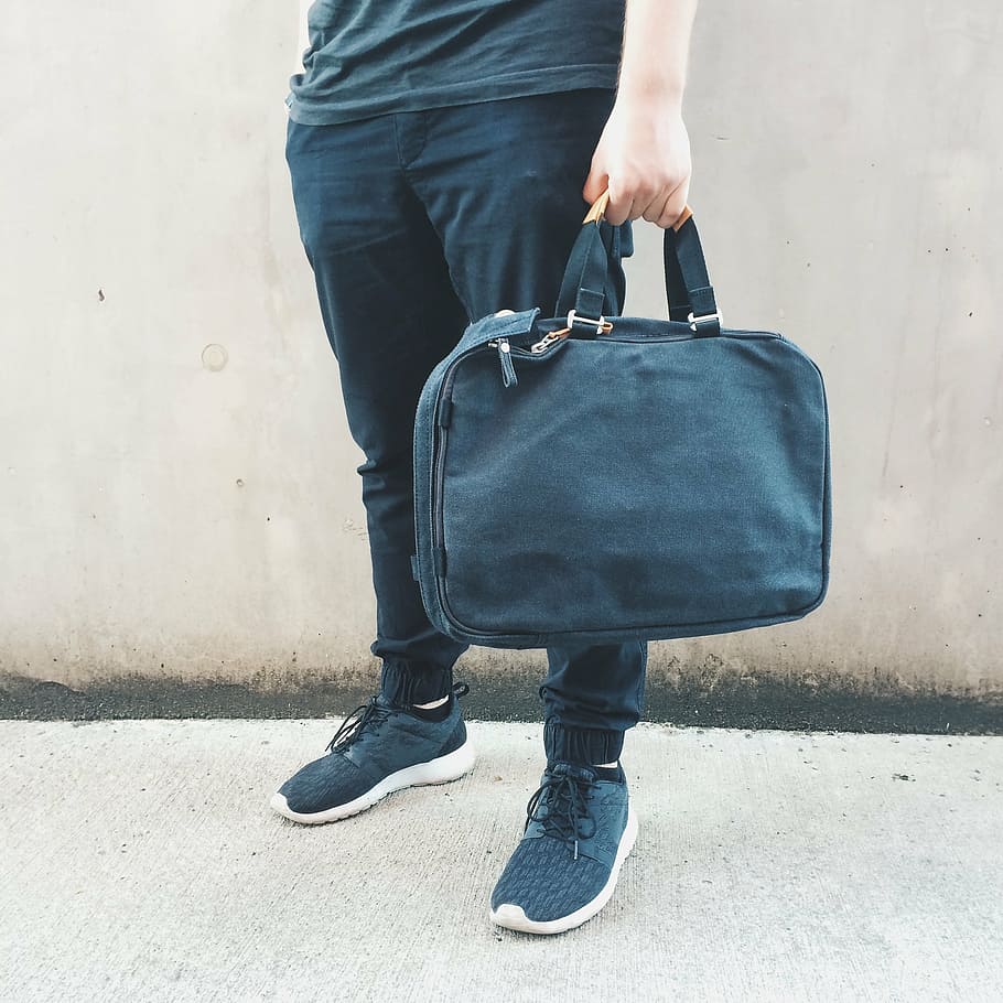 Person Holding Handbag, Boy, Guy, Hipster, Luggage, - HD Wallpaper 