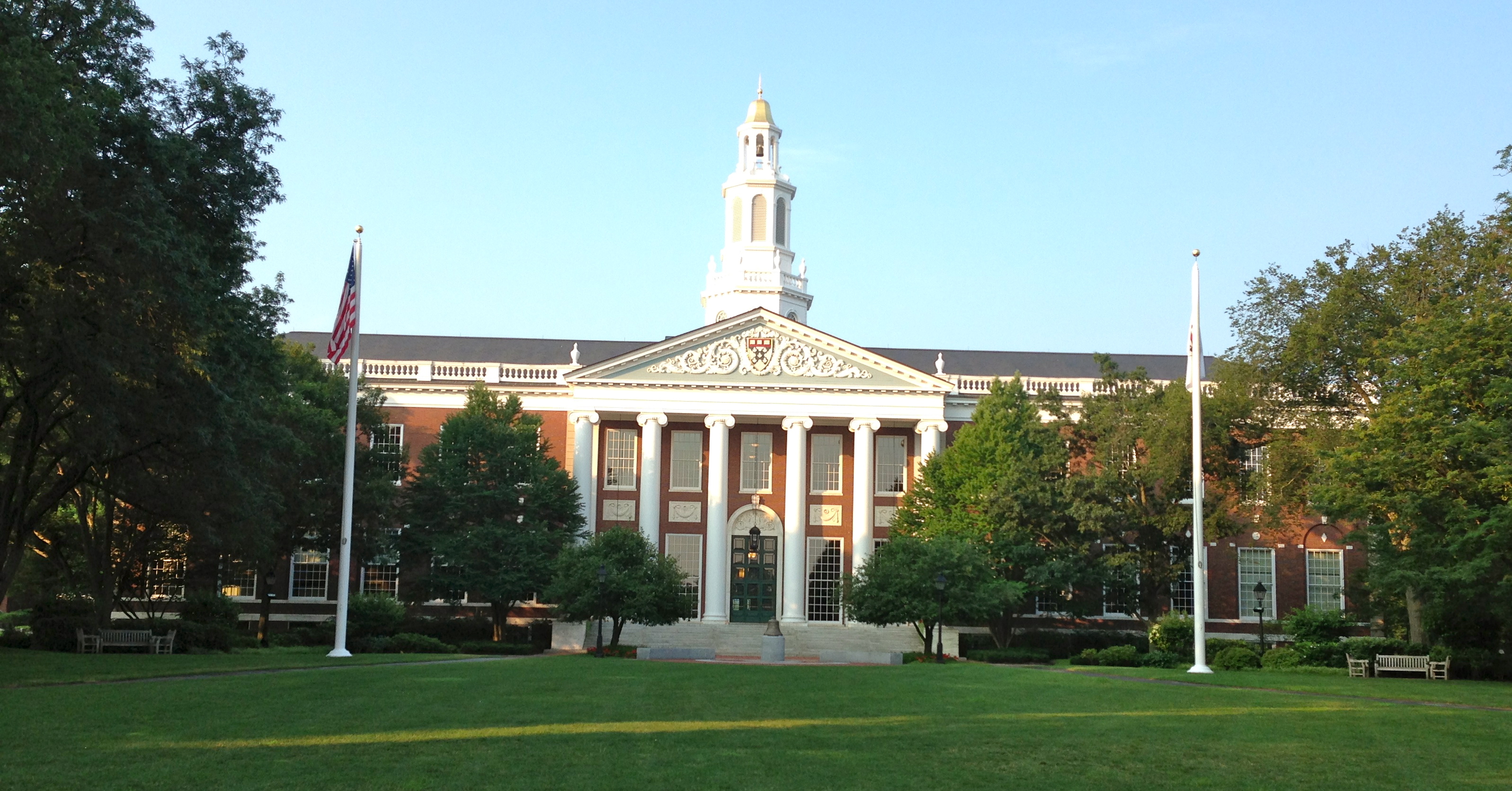 Around Harvard Business School - Harvard Business School, Baker Library - HD Wallpaper 