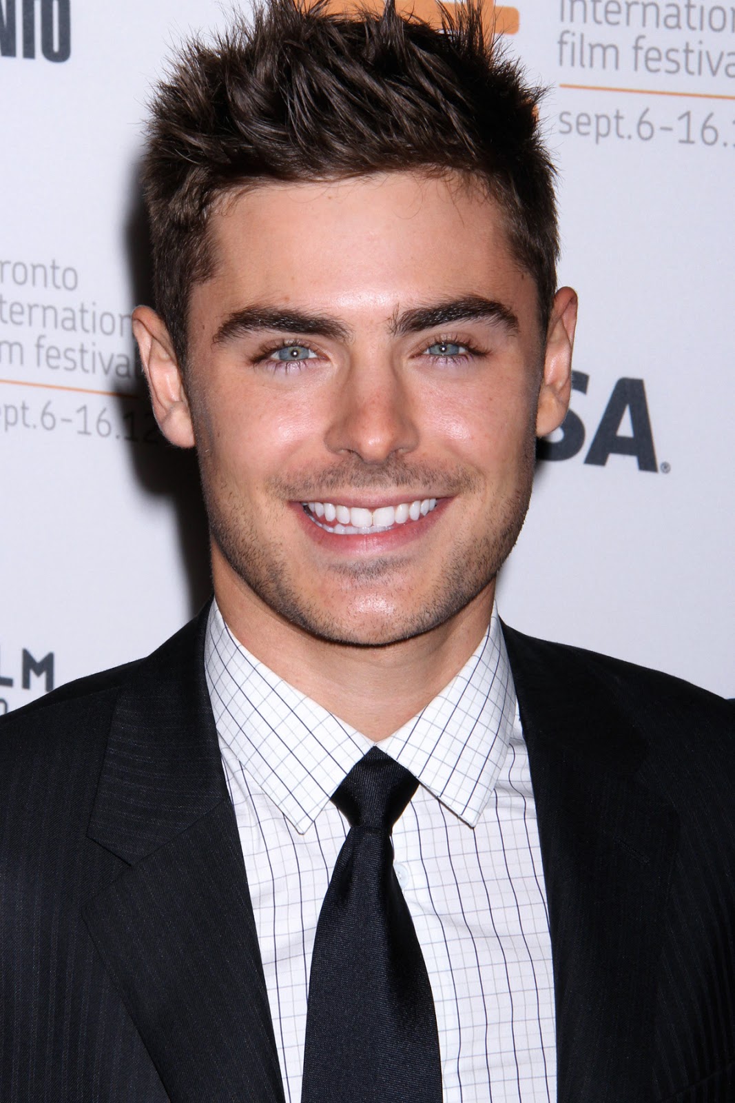 Zac Efron's Cousin Luke Wright - HD Wallpaper 