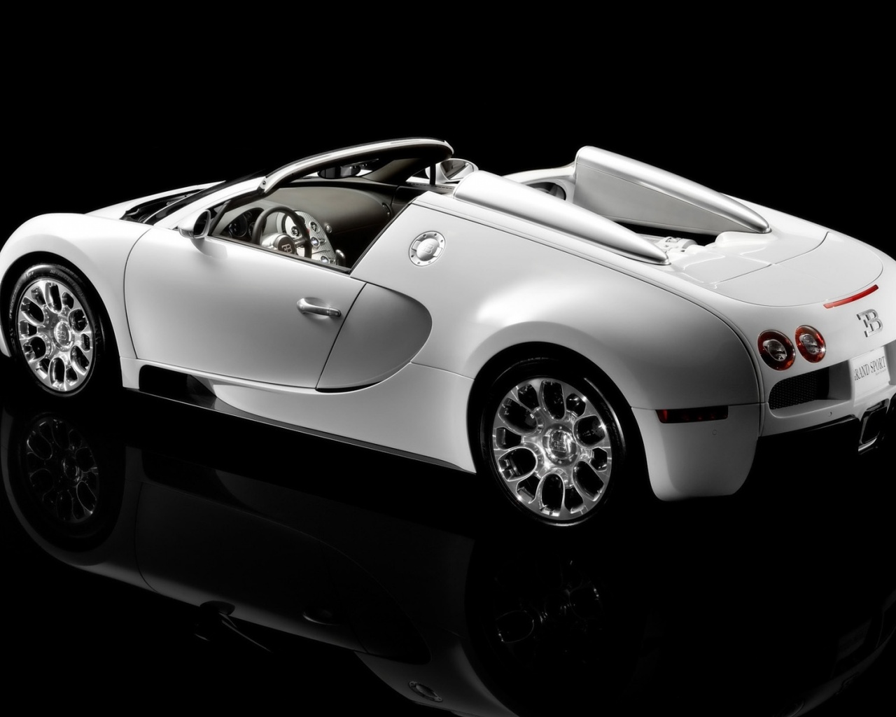 Bugatti Veyron 16.4 Grand Sport - HD Wallpaper 