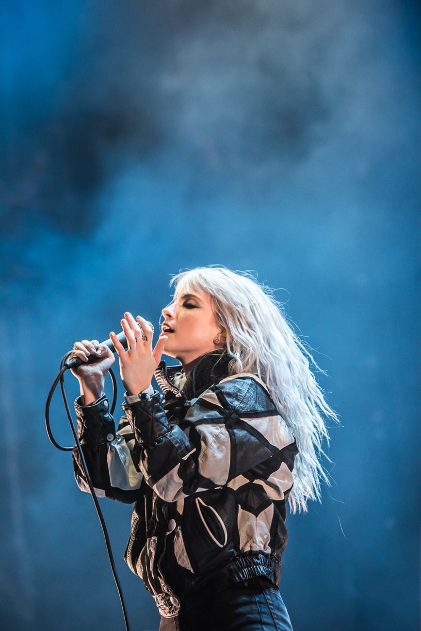 Hayley Williams Wallpaper 2019 - 868x1300 Wallpaper Hayley Williams Wallpaper 2019 - 868x1300 Wallpaper