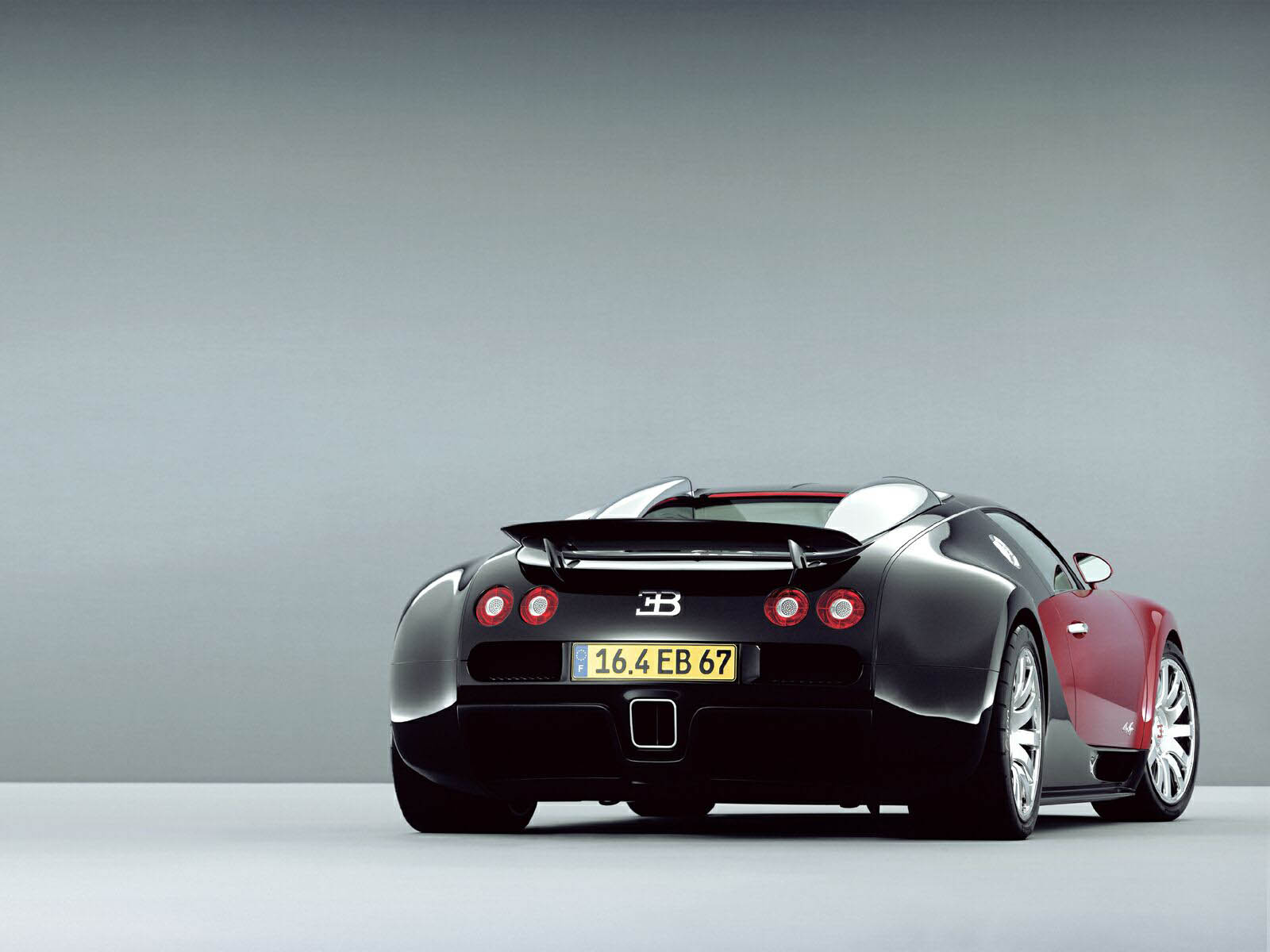 Bugatti Veyron Back Ground - HD Wallpaper 