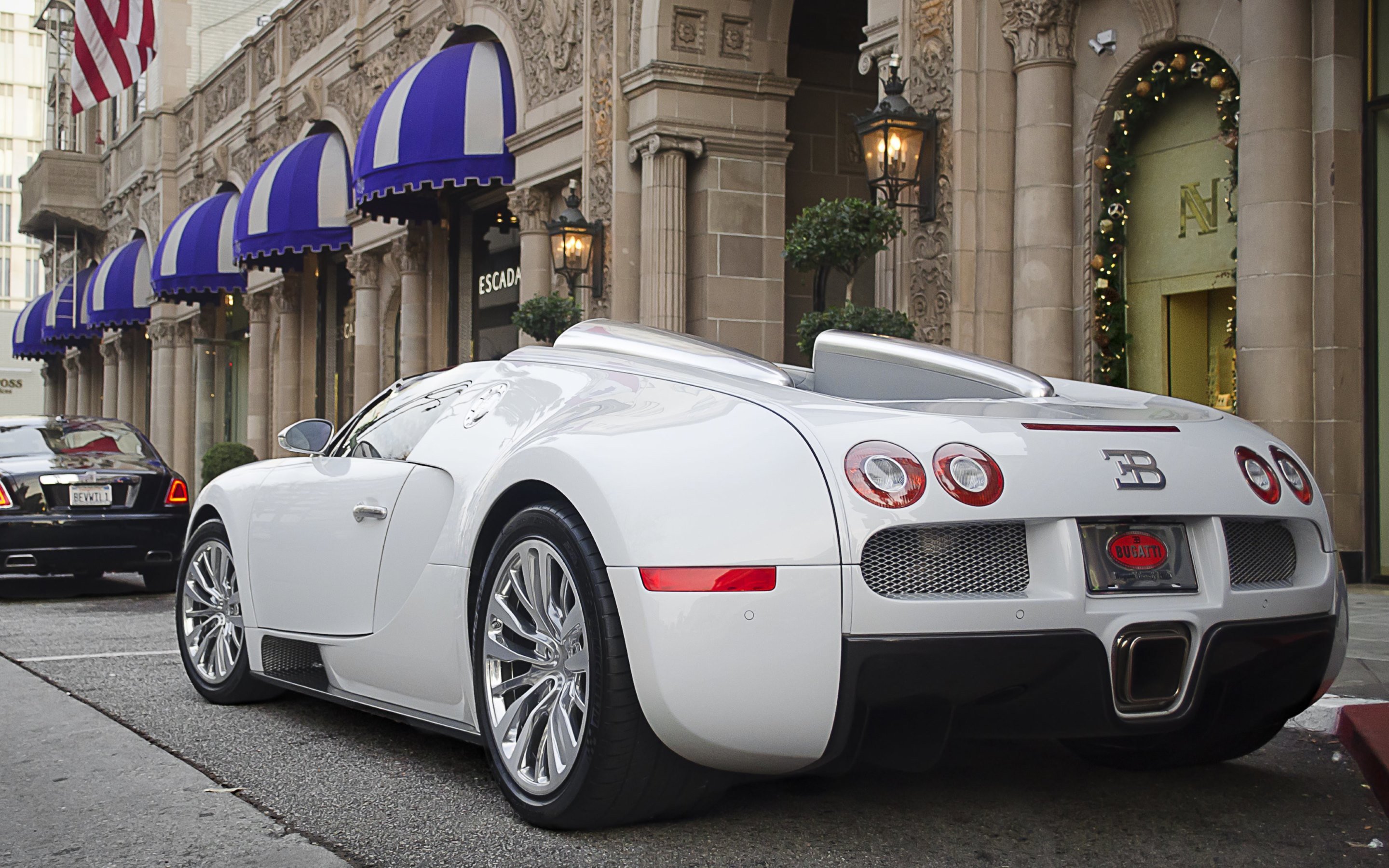 Free Download Bugatti Wallpaper Id - Bugatti Veyron Biały - HD Wallpaper 