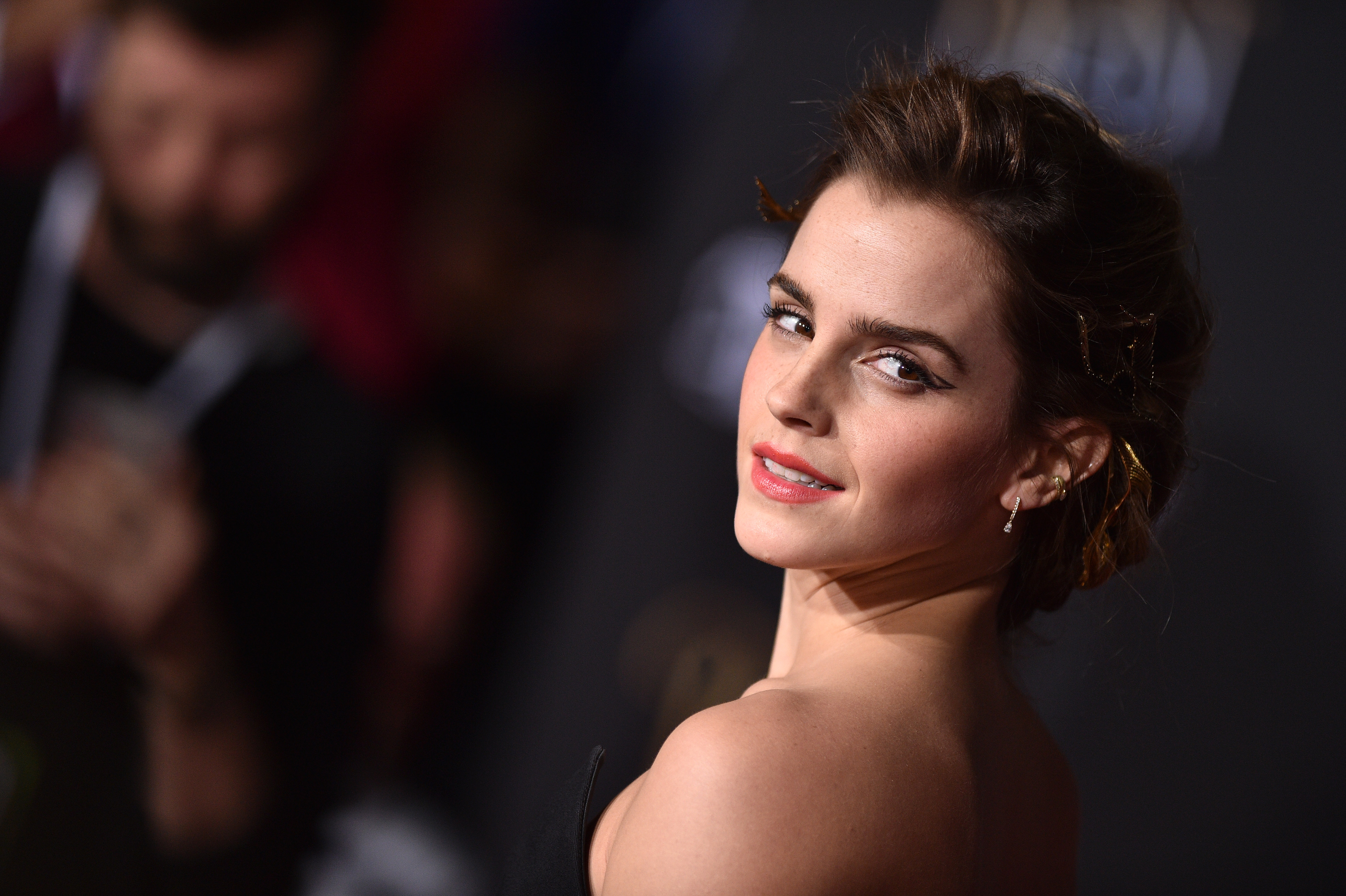 Emma Watson Wallpaper 4k - HD Wallpaper 