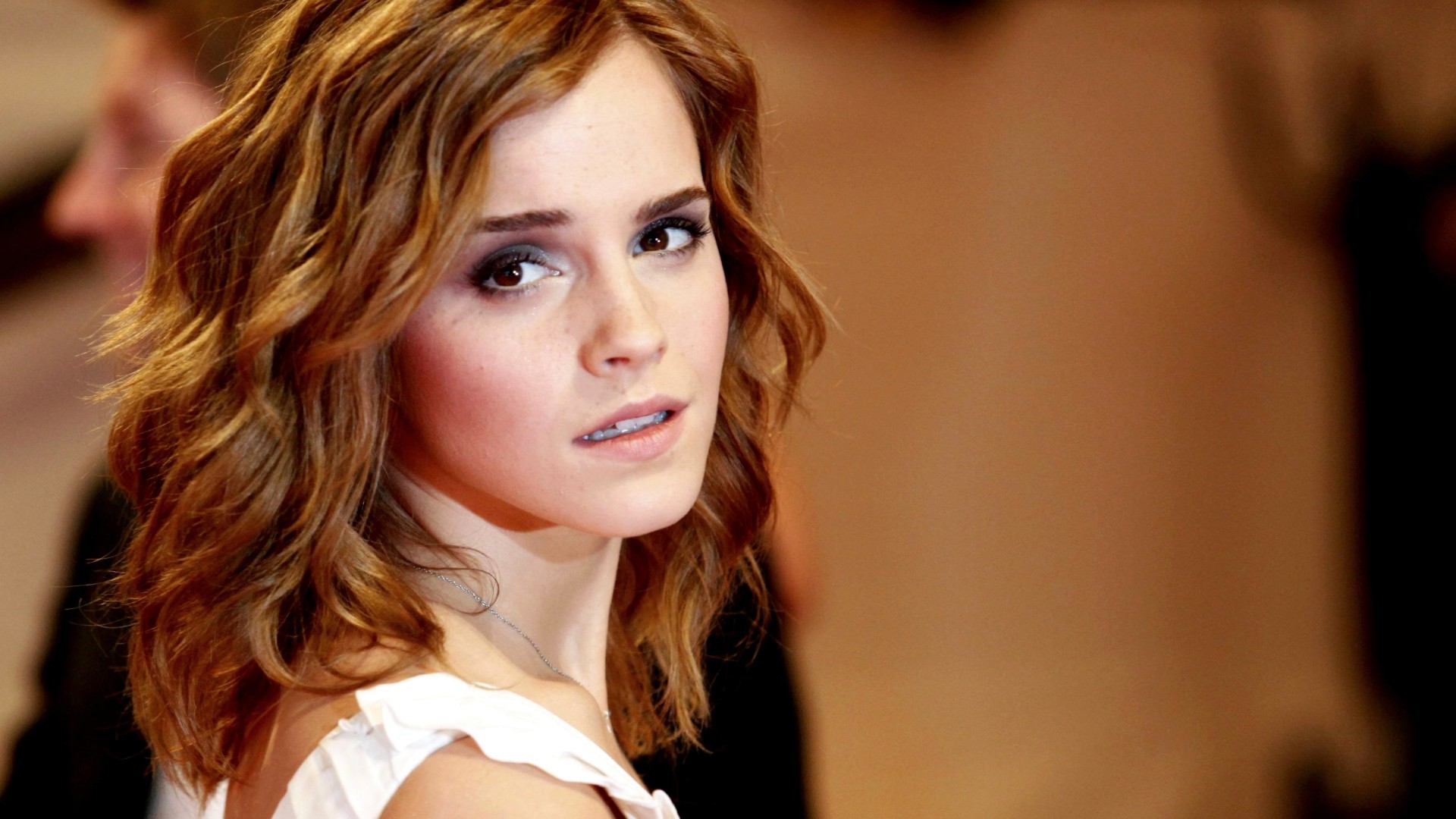 Emma Watson Wallpaper Hot - HD Wallpaper 