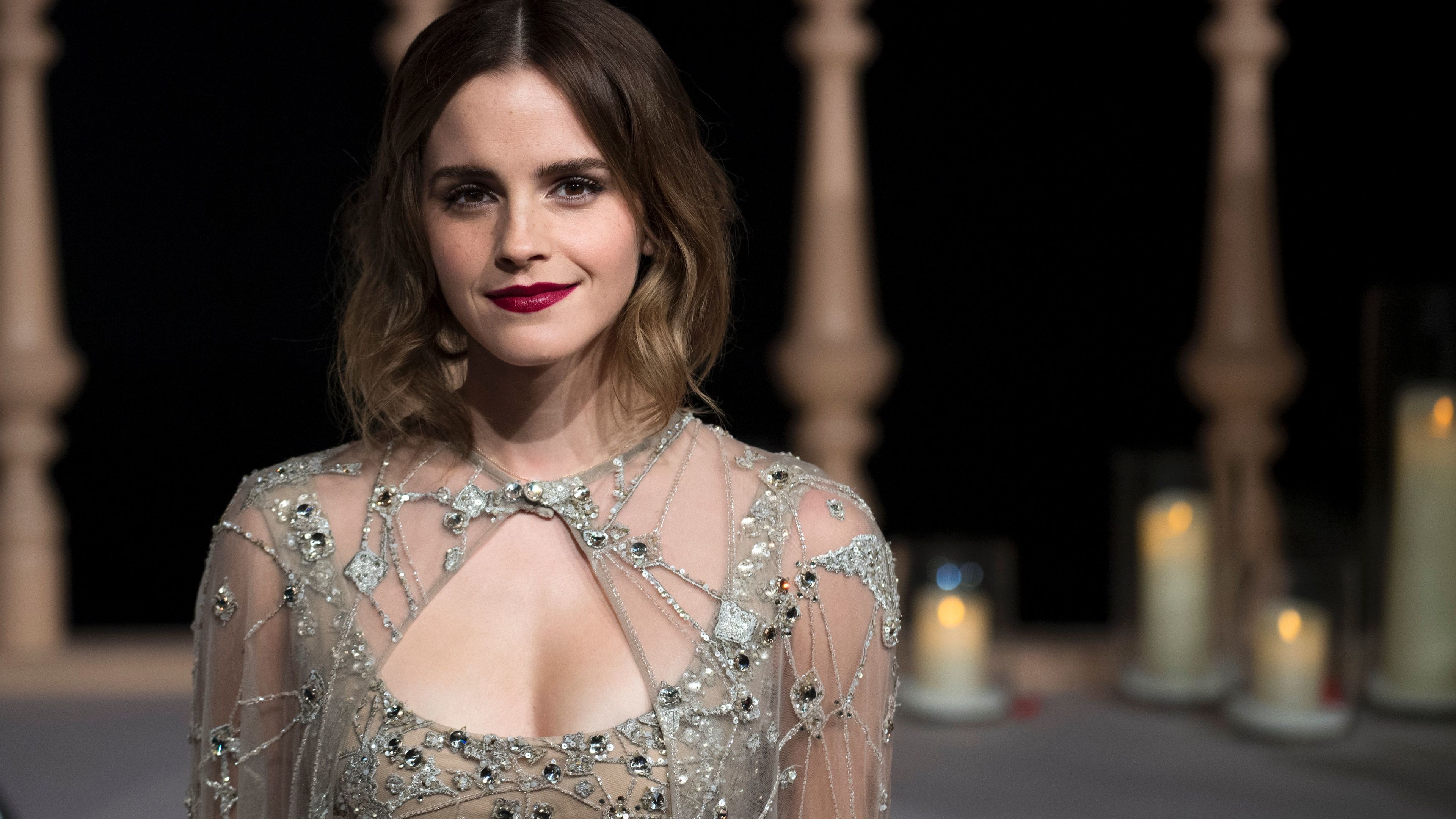 Emma Watson In The Beauty And The Beast Premiere In - HD Wallpaper 