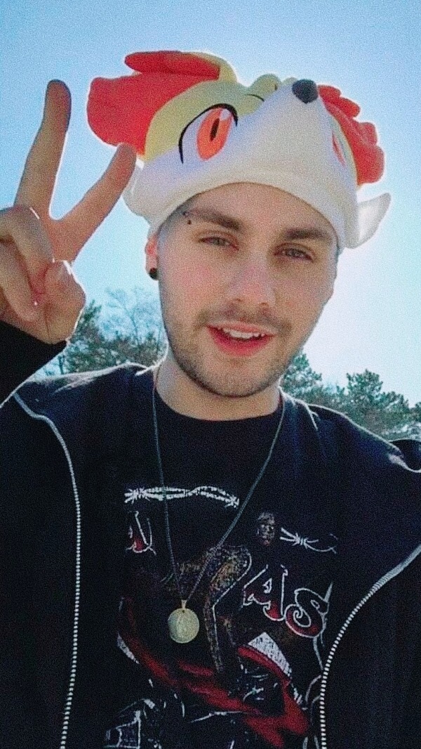 Image - Michael Clifford Japan 2016 - HD Wallpaper 