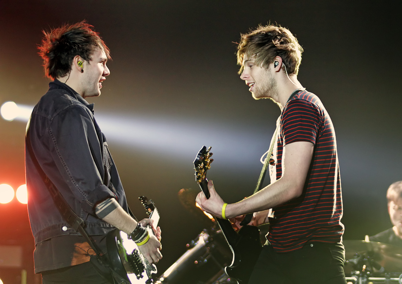 Slfl - Manchester - Rock Concert - HD Wallpaper 