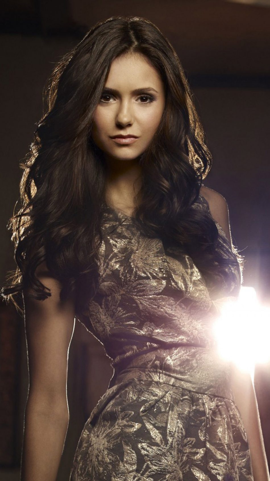 Nina Dobrev In The Vampire Diaries Hd Mobile Wallpaper - Nina Dobrev - HD Wallpaper 