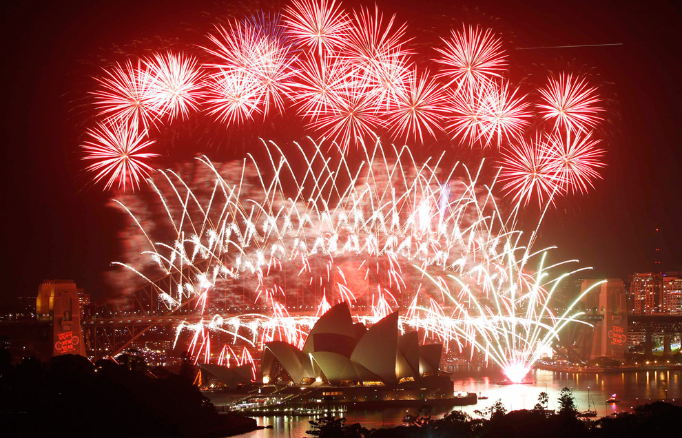 Sydney Harbour Bridge Fireworks 2011 - HD Wallpaper 