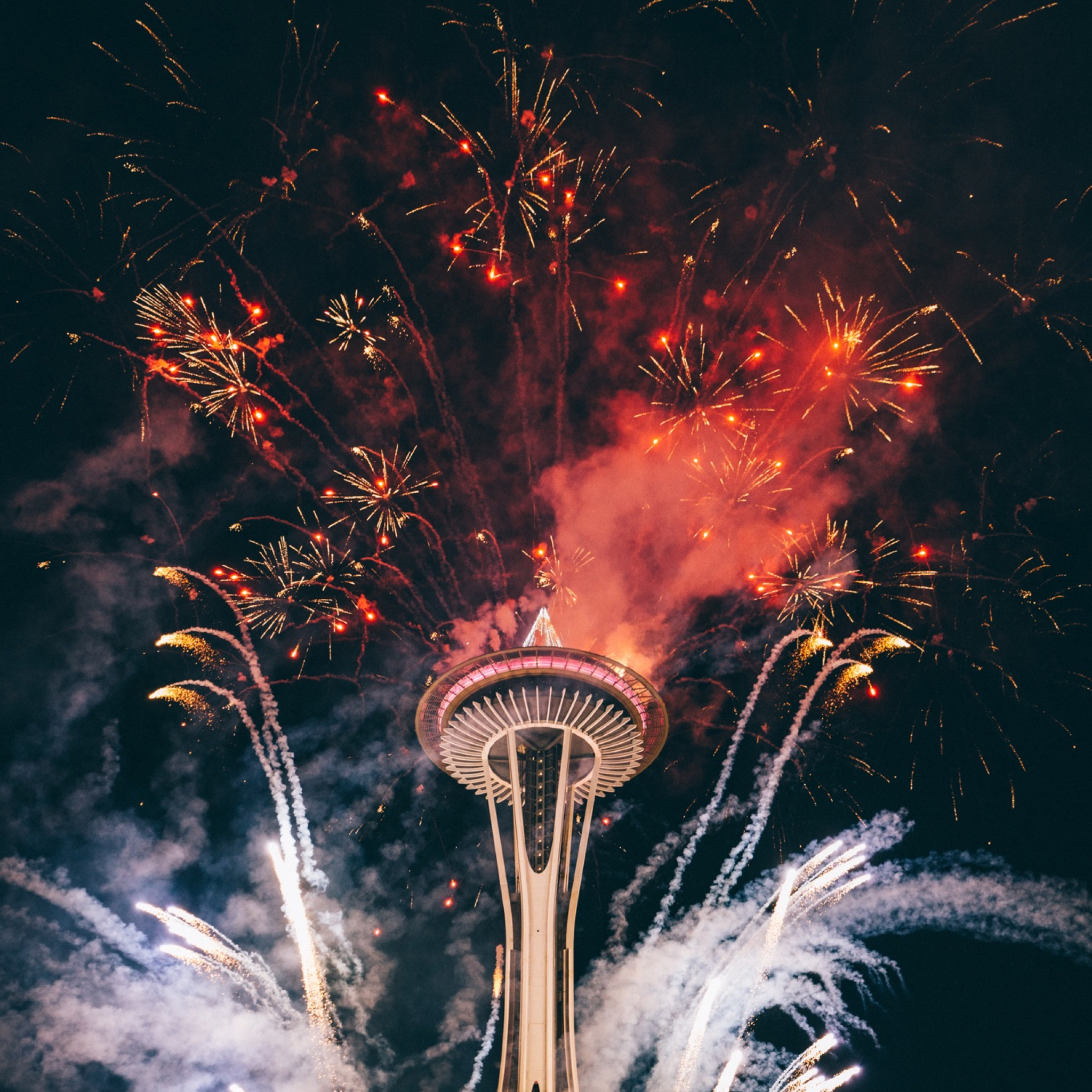 Fireworks Iphone Wallpaper - Seattle New Years Eve 2020 - HD Wallpaper 