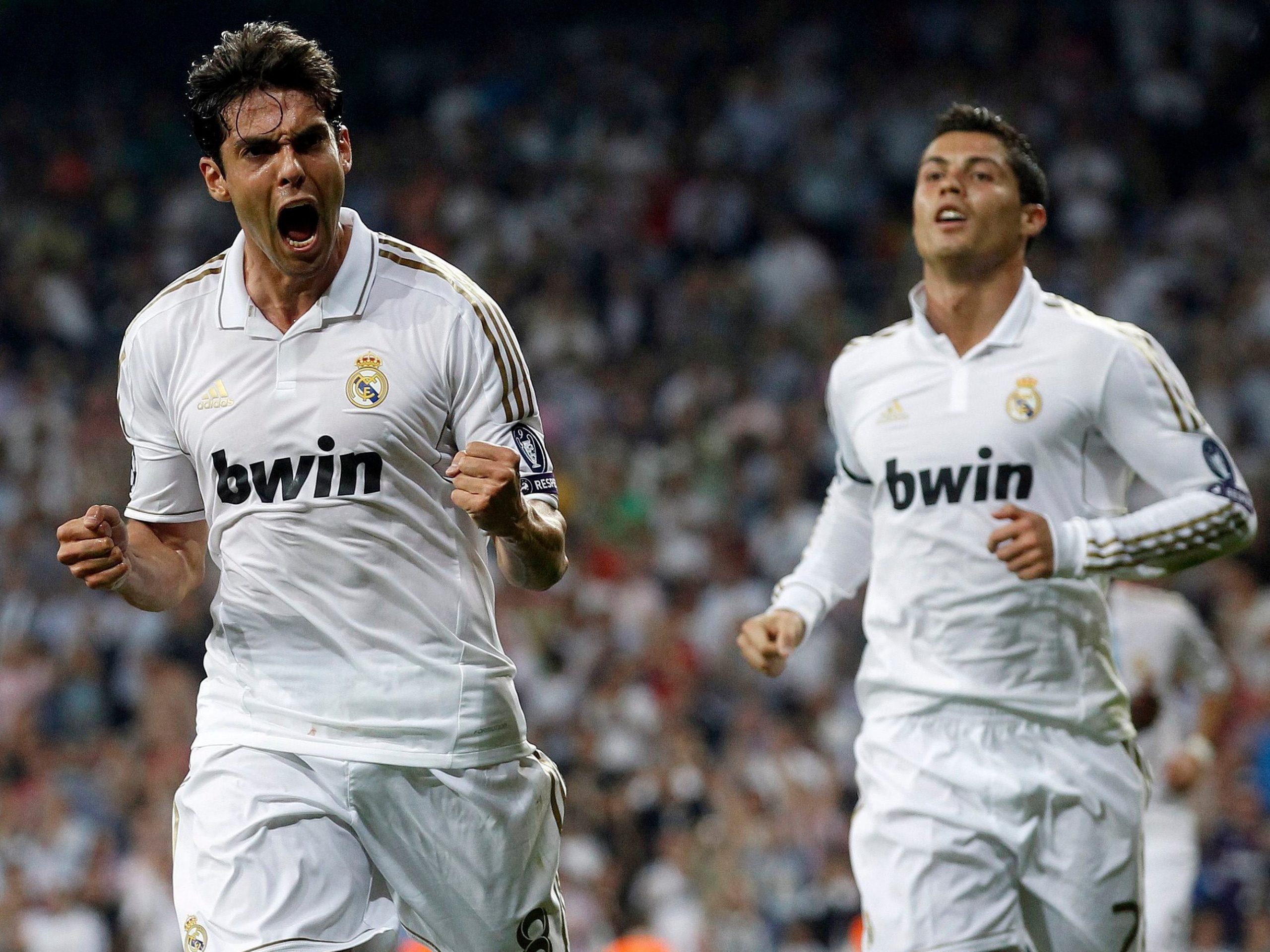 Soccer Kaka Cristiano Ronald - Ricardo Kaka Real Madrid - HD Wallpaper 