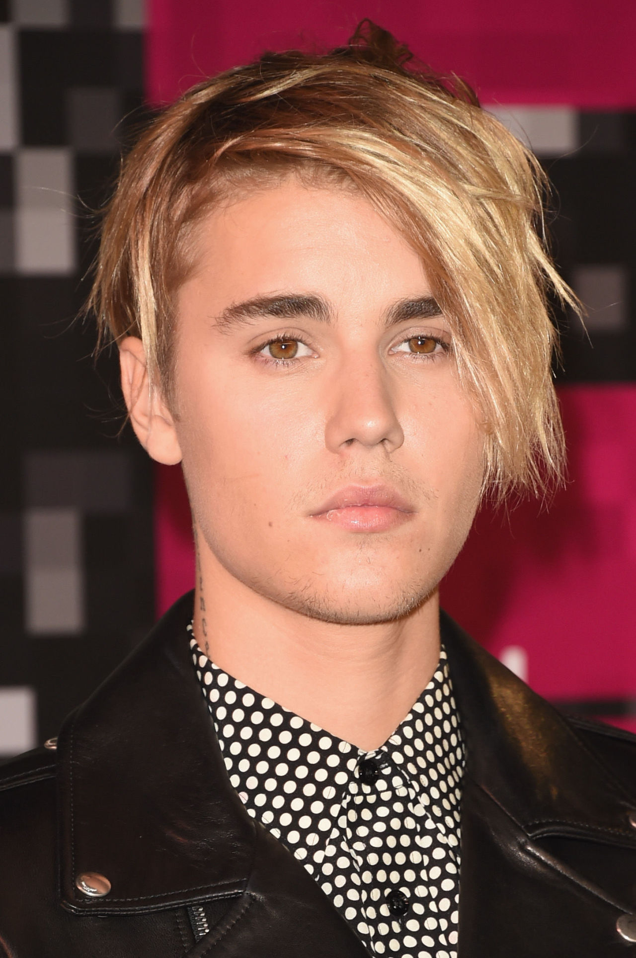 Long Undercut Justin Bieber - HD Wallpaper 