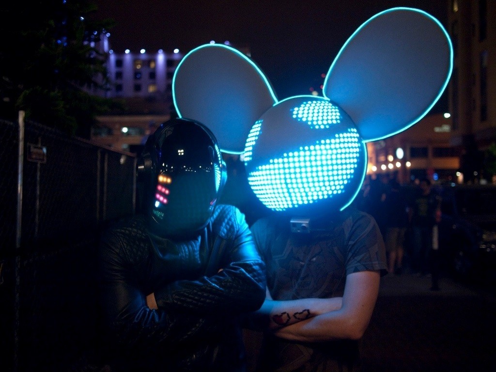 Dj Mickey Mouse Head - HD Wallpaper 