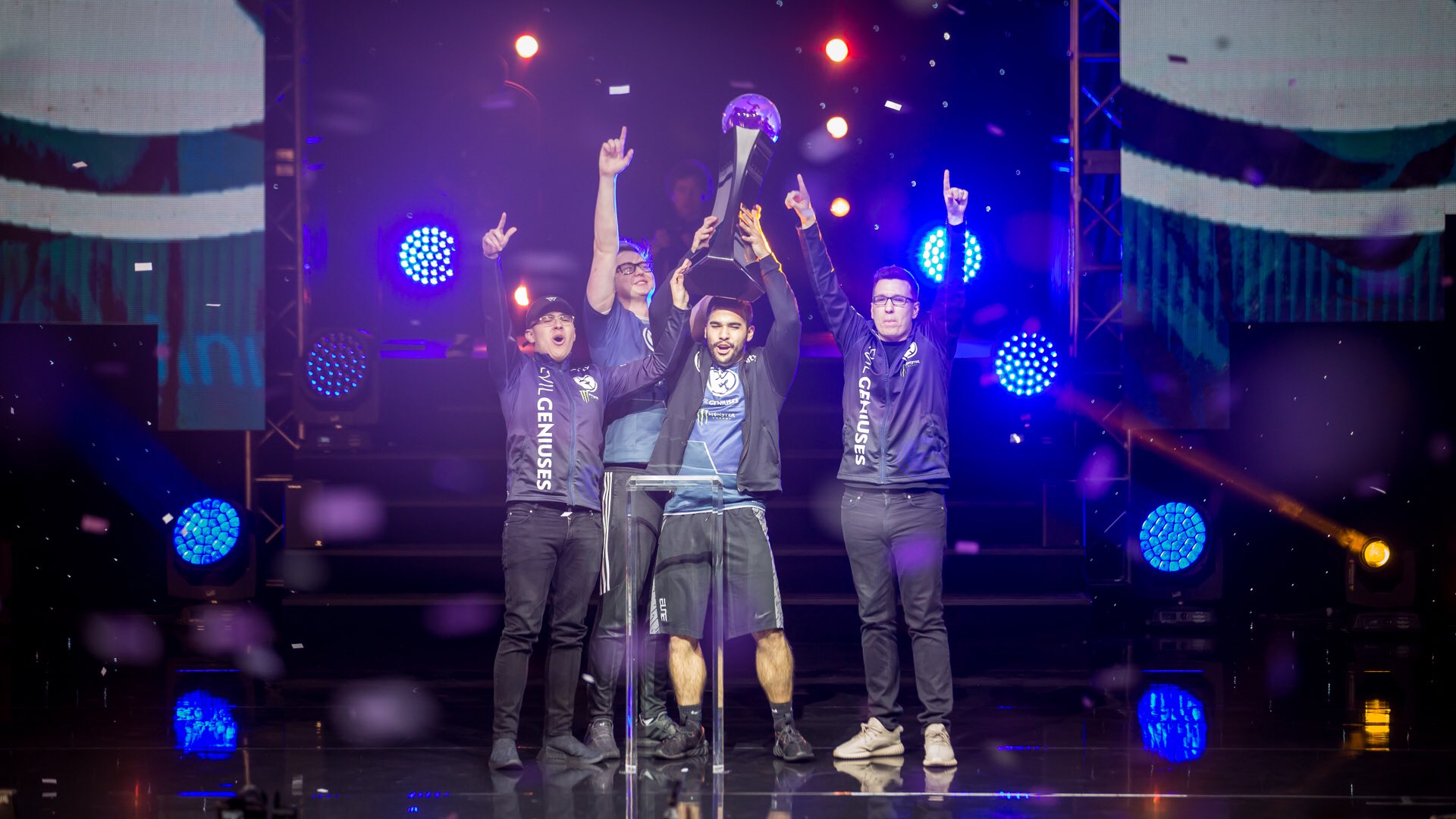 Call Of Duty Championship 2018 - HD Wallpaper 