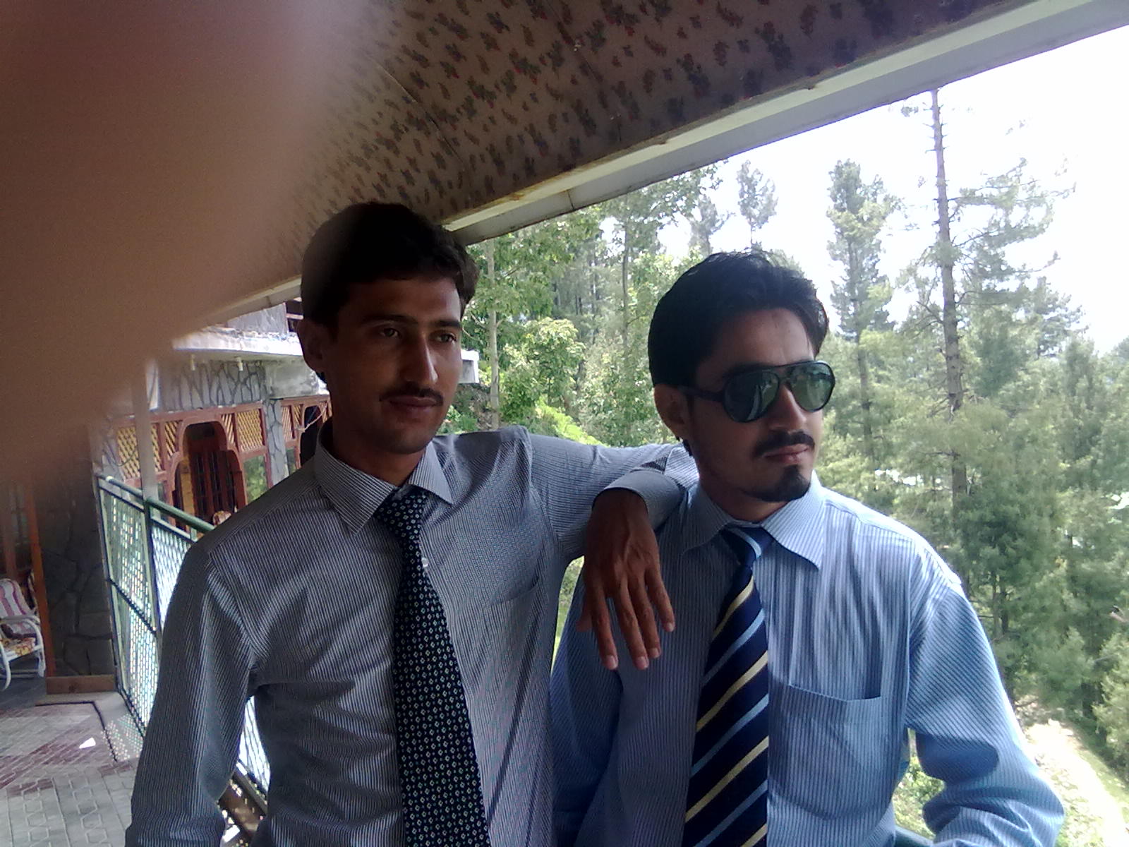 Noor - Gentleman - HD Wallpaper 