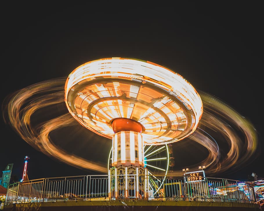 Carnival Ride During Nighttime, Amusement Park, Theme - Night - HD Wallpaper 