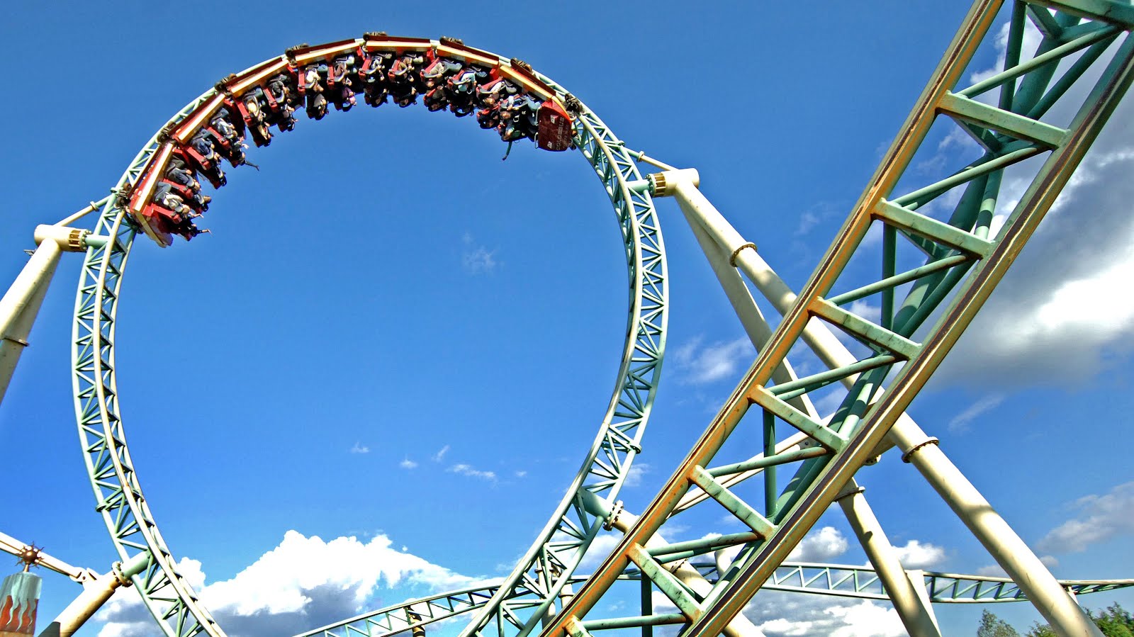 Thorpe Park Wallpaper Computer Widescreen Hd - Theme Park Thorpe Park - HD Wallpaper 