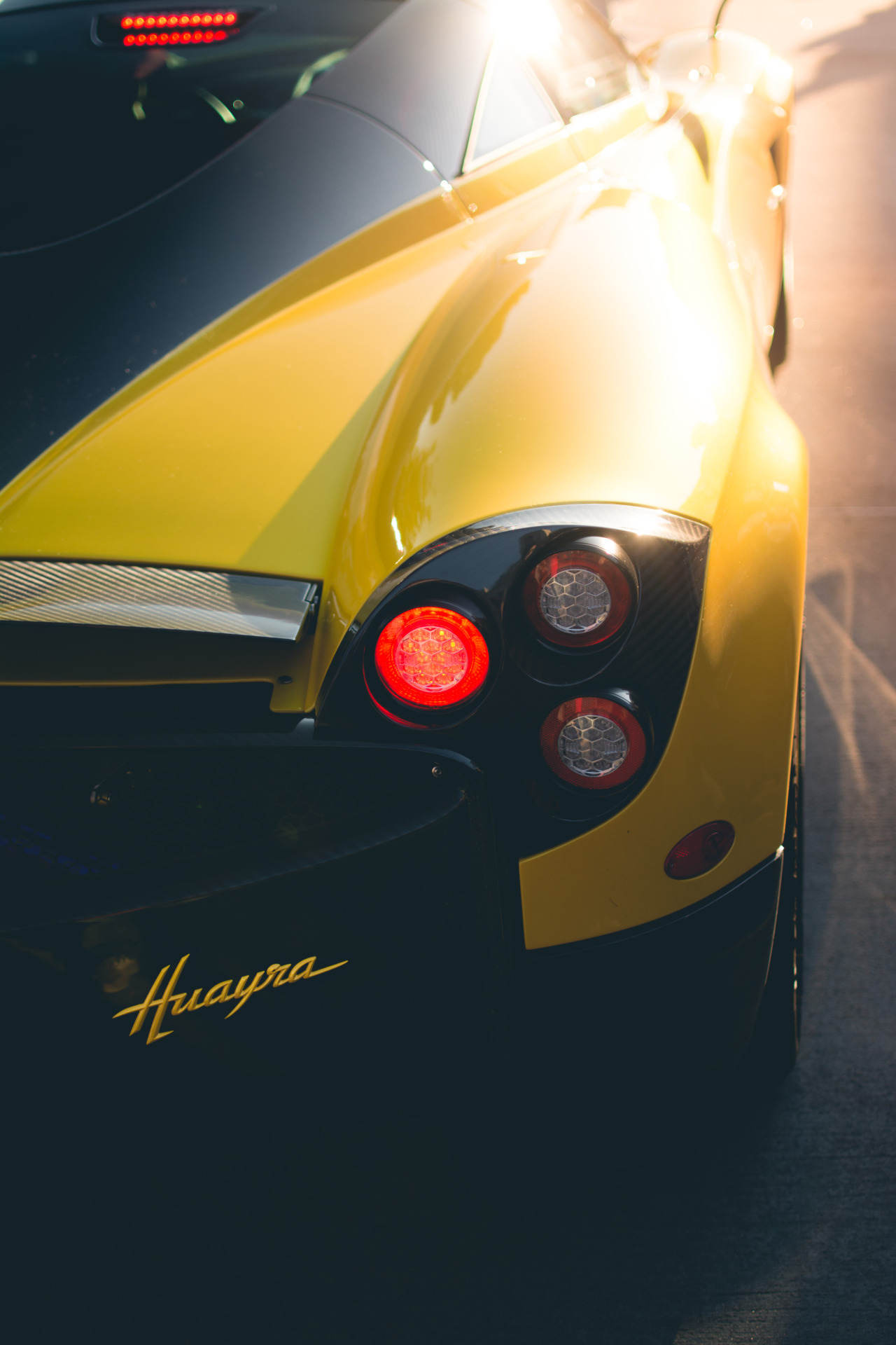 Pagani Huayra Sportcar Yellow Macro Back - Pagani Huayra Wallpaper Back - HD Wallpaper 
