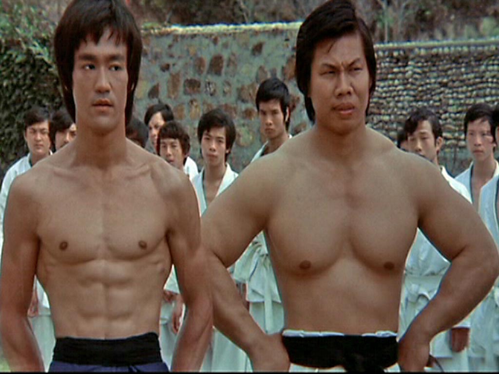 Bruce Lee Wallpaper - Bruce Lee Et Bolo - HD Wallpaper 