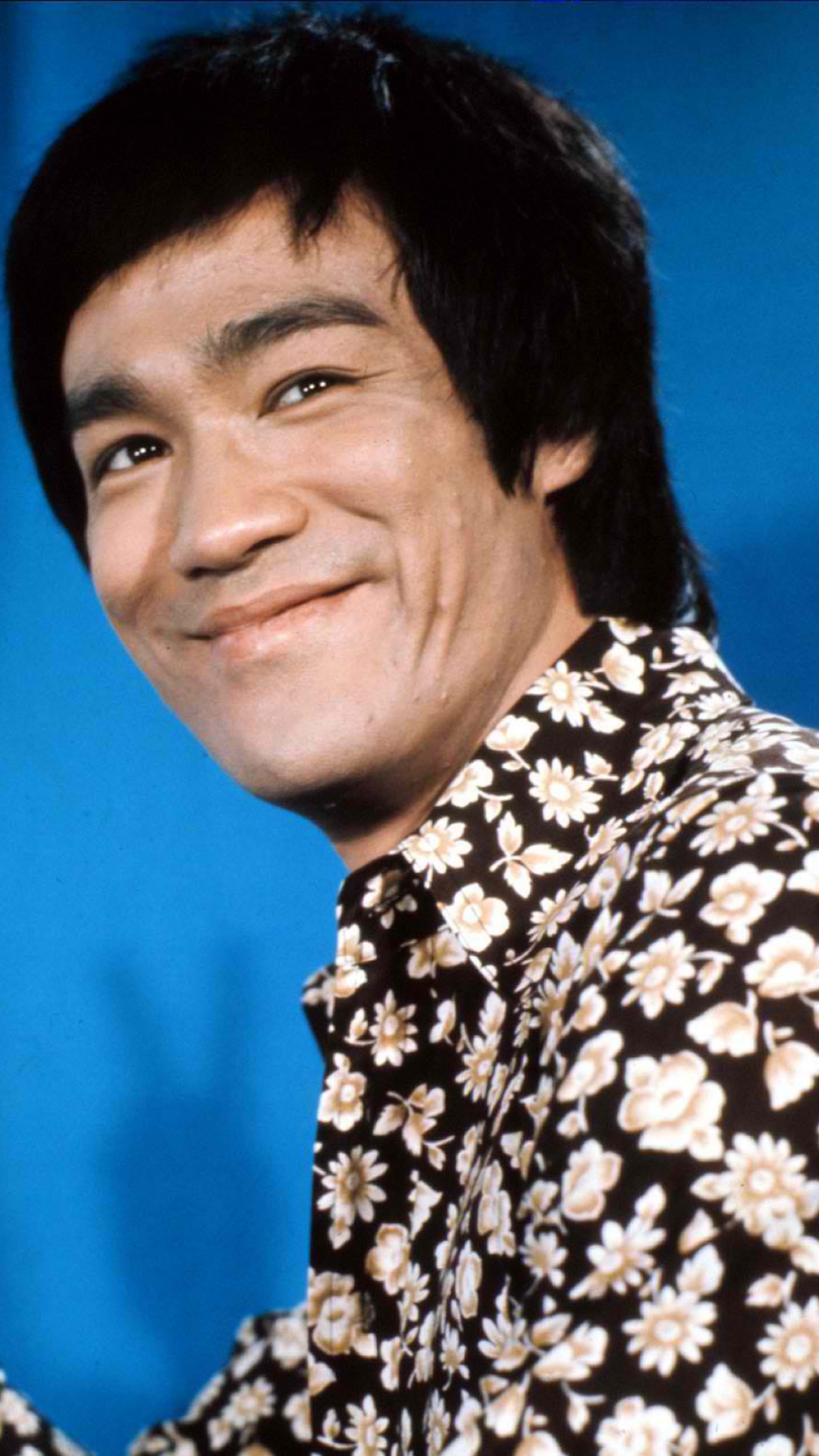 Bruce Lee Iphone Actor Celebrity Shirt Photos - Bruce Lee In Color - HD Wallpaper 