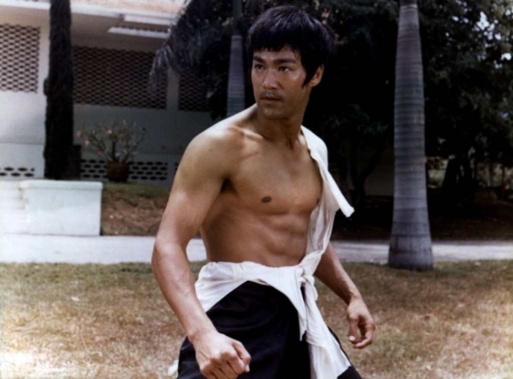 Bruce Lee As Cheng - Mike Moh Bruce Lee - HD Wallpaper 