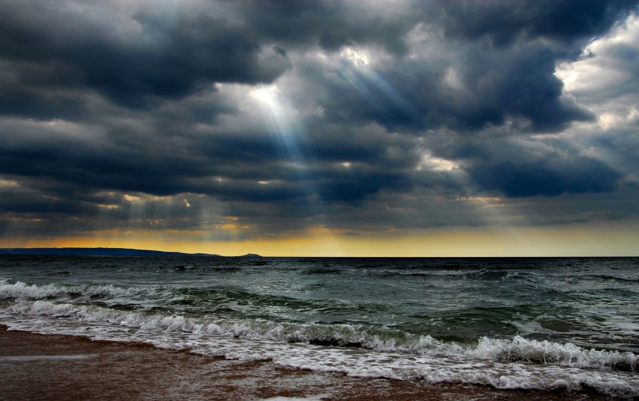 Ocean Stormy Clouds Sun Rays Wallpapers - Oil Paintings Art Landscape - HD Wallpaper 