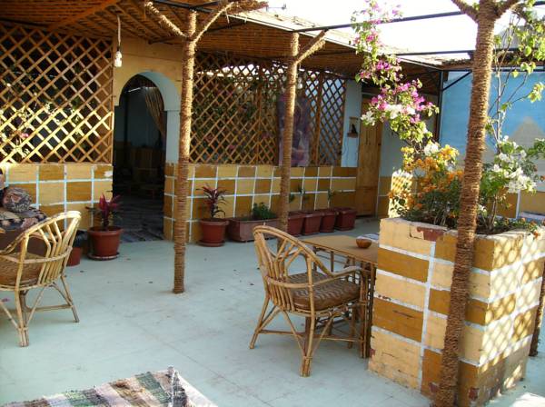 Patio - HD Wallpaper 