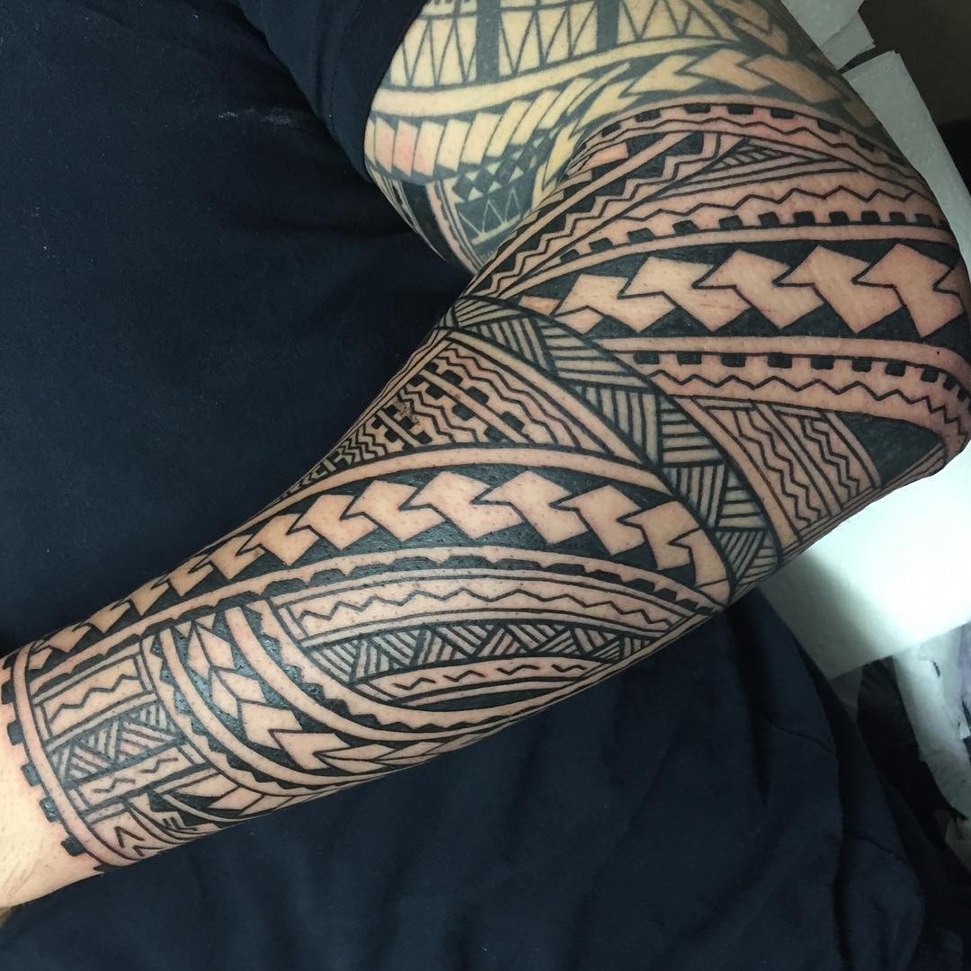 Hawaiian Tribal Tattoo Sleeves Wallpaper - Half Sleeve Polynesian Forearm Tattoo - HD Wallpaper 