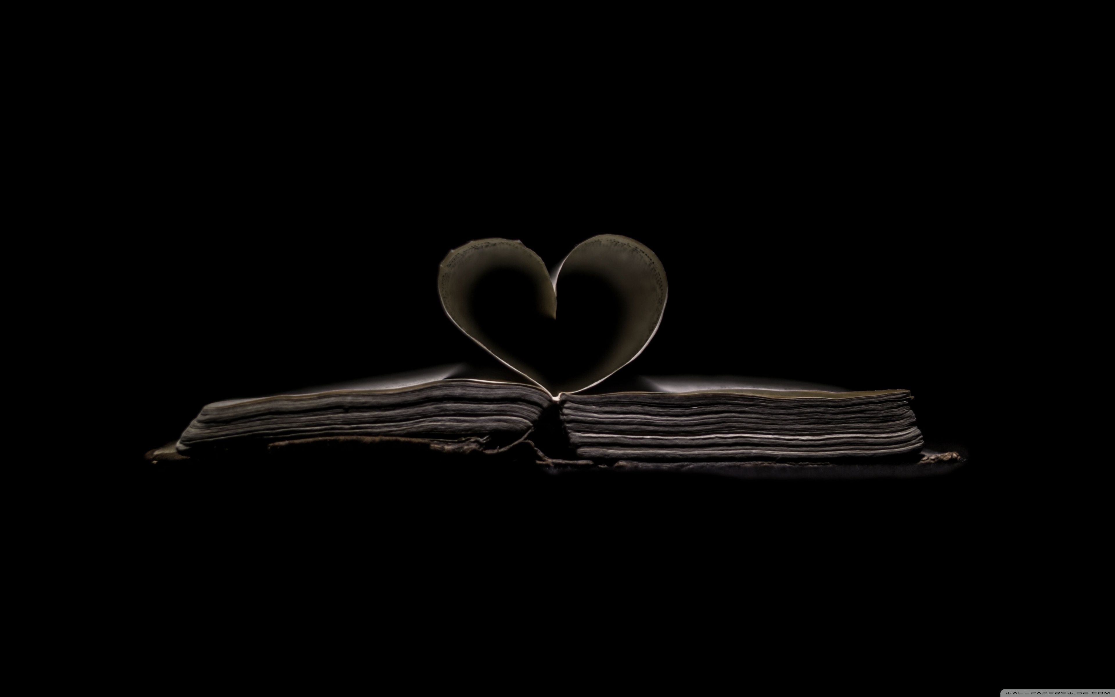 Black And White Heart Book - HD Wallpaper 