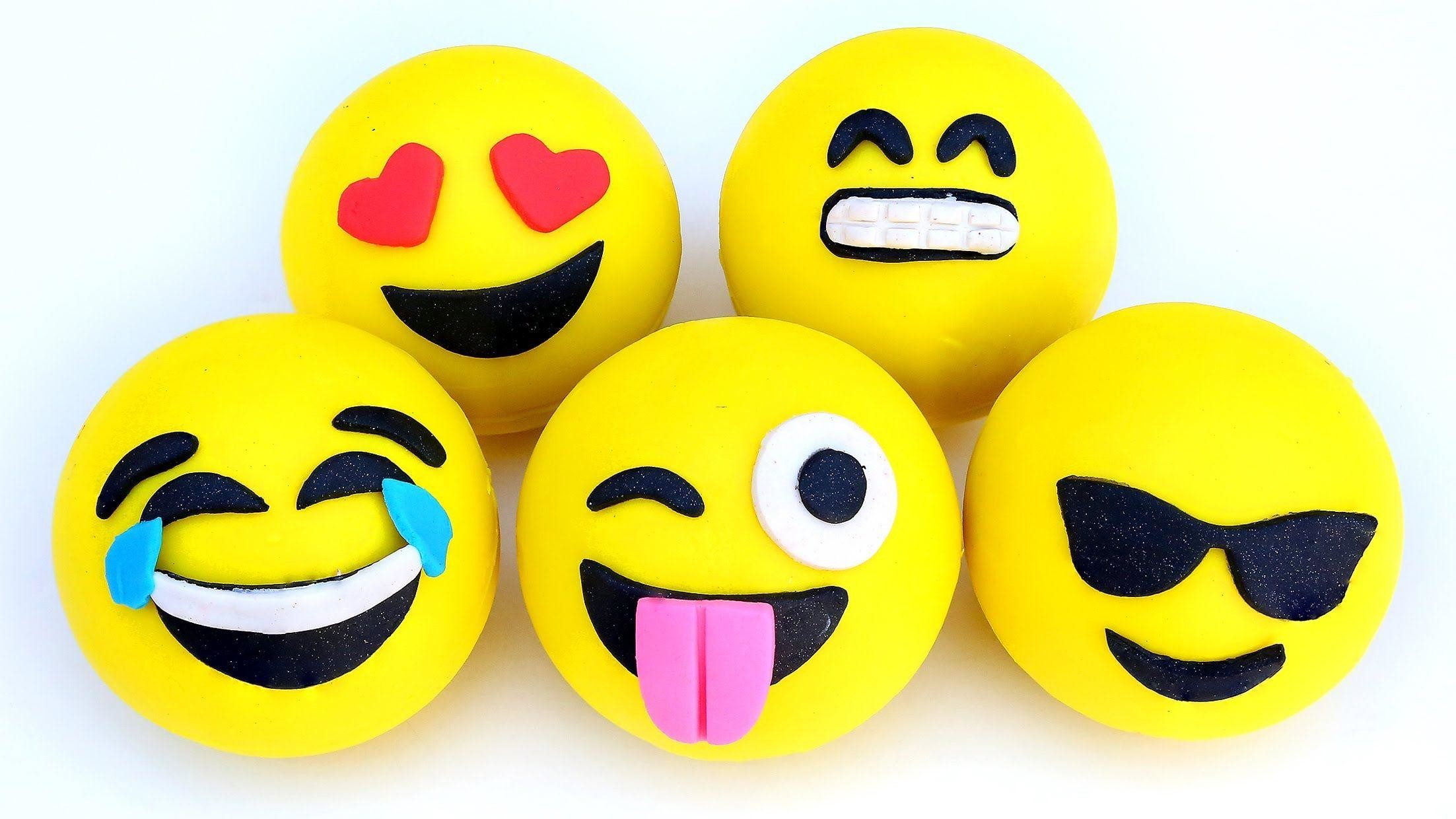 2205x1240, Surprised Face Emoji Wallpapers Picture - World Smile Day - HD Wallpaper 