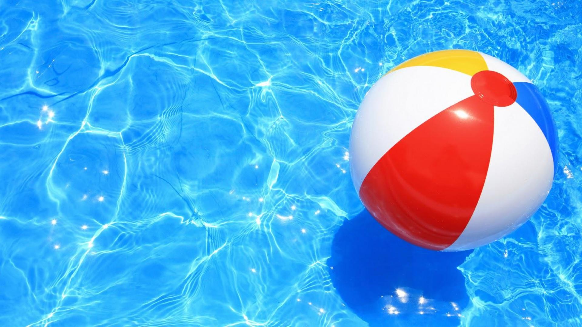 Hd Summer Picture - Pool With Beach Ball - HD Wallpaper 
