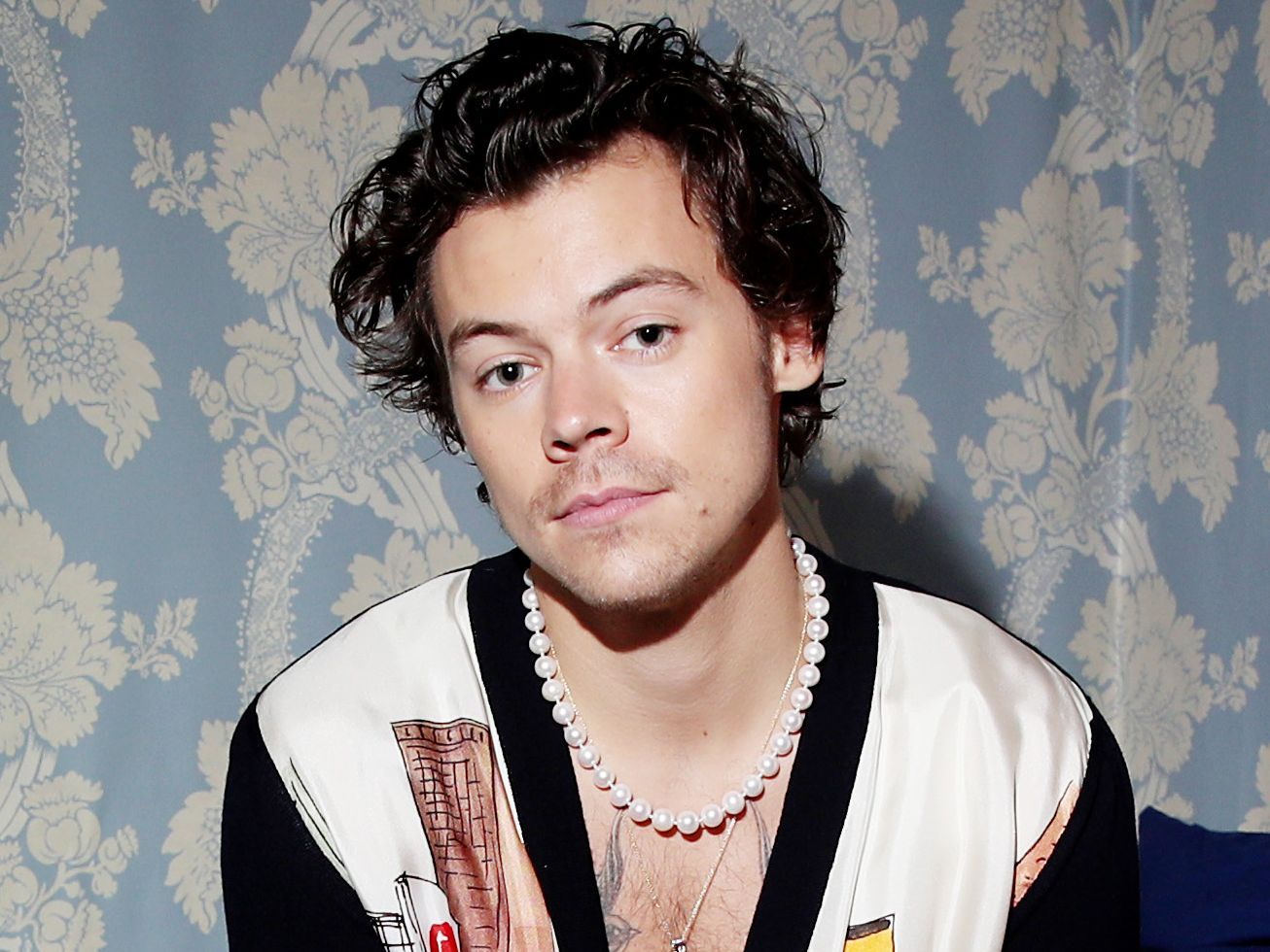 harry styles cherry outfit