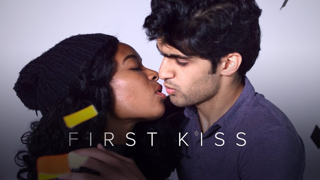 Kissing Slow Motion - HD Wallpaper 