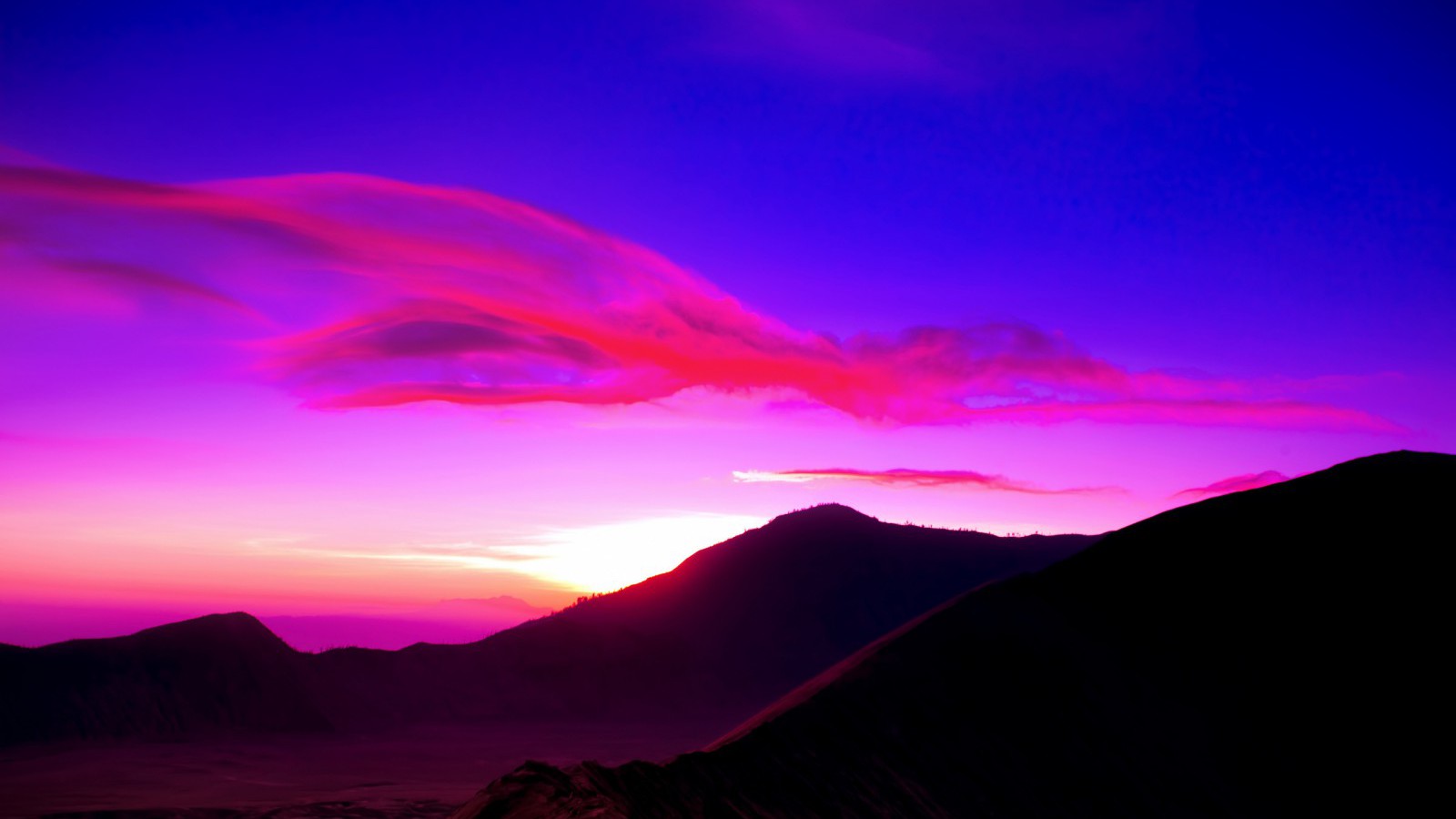 Mount Bromo Indonesia Purple Sunset Wallpaper - Summit - HD Wallpaper 