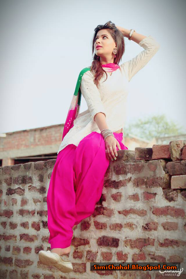 Punjabi Suit Girl In Village Home - 640x960 Wallpaper 