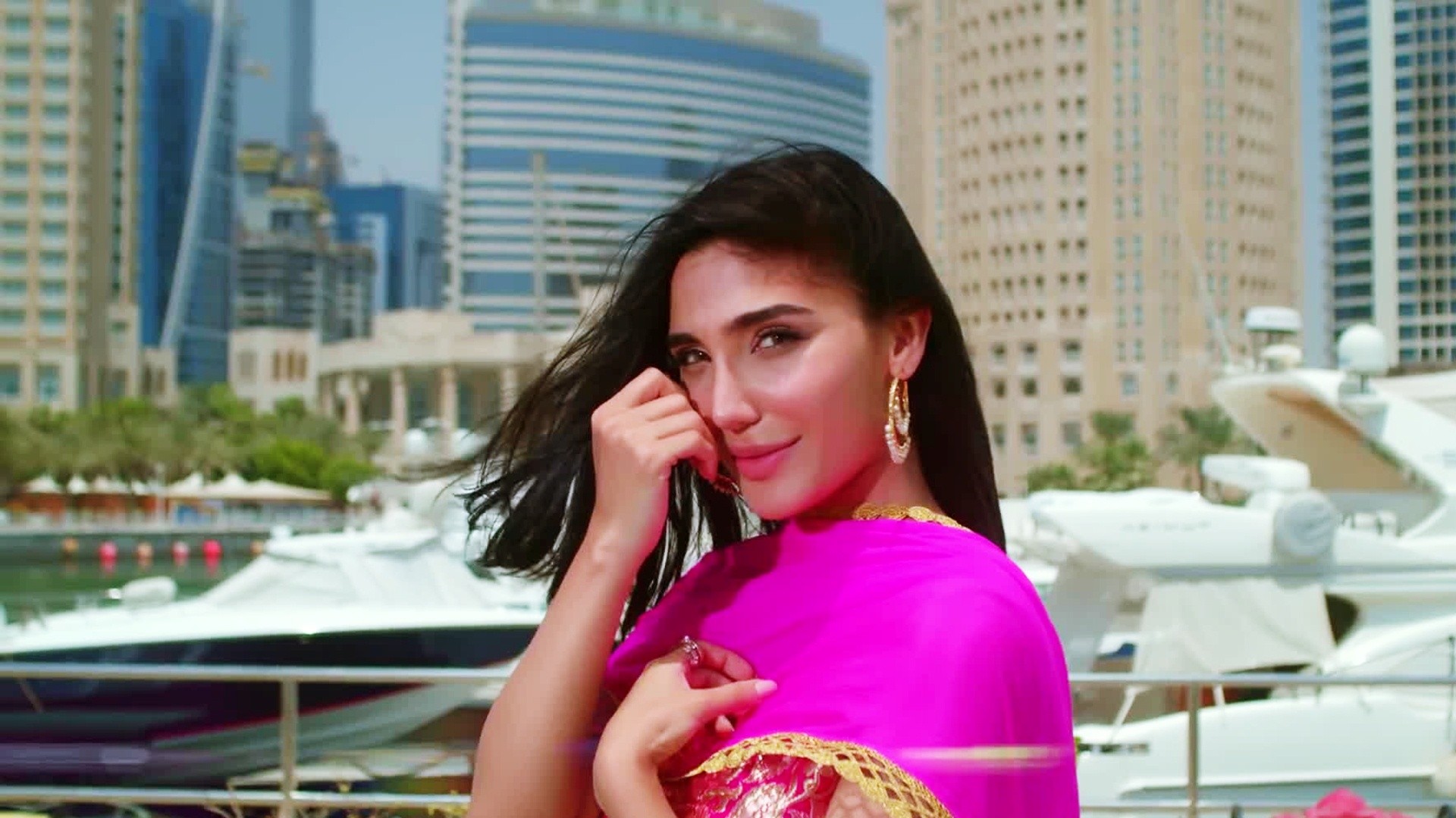 Jass Manak Suit Punjabi Song - HD Wallpaper 