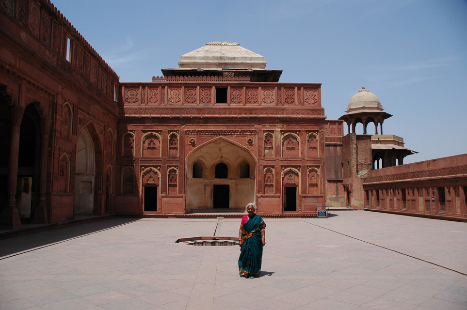 Jehangirs Palace In Agra Fort - Agra Fort - HD Wallpaper 