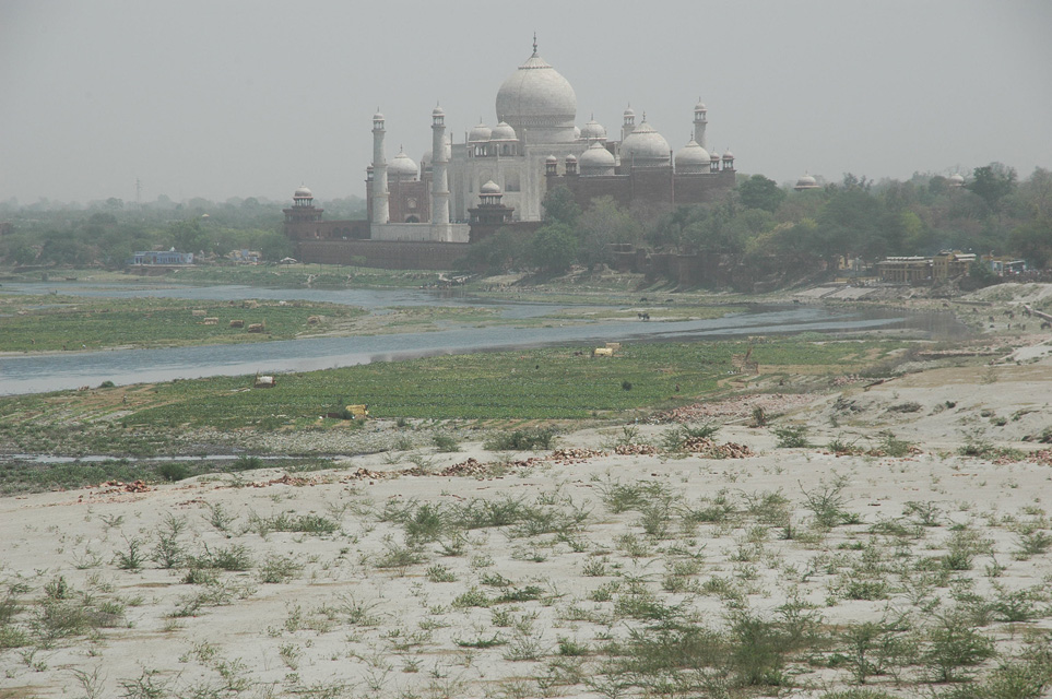 Taj Mahal And Yamuna River Seen From Agra Fort - Taj Mahal - HD Wallpaper 
