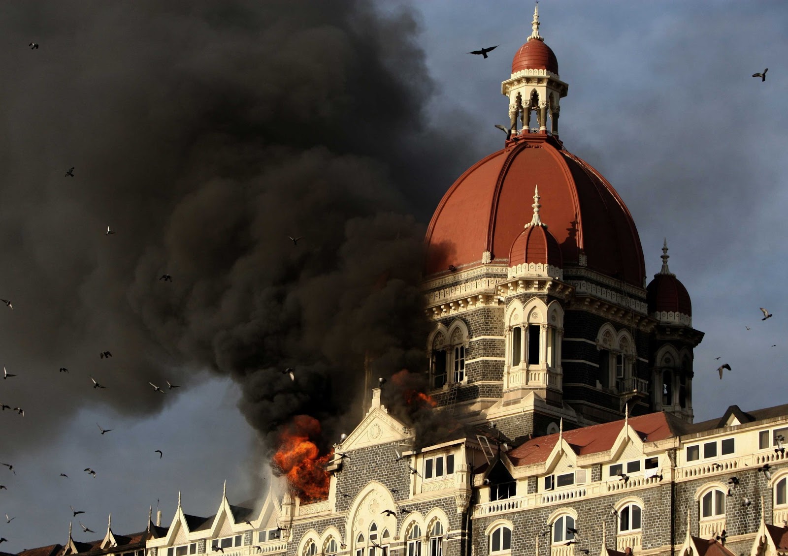 Hotel Mumbai Terrorist Attack - HD Wallpaper 